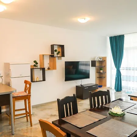 Luxury First Line With Pool And Sea View In Complex Oazis Appartement Ravda