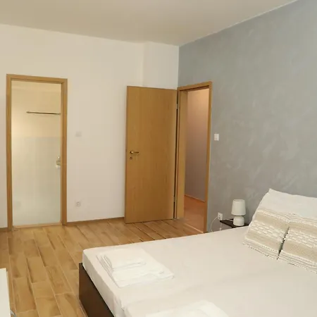 Appartement Luxury First Line With Pool And Sea View In Complex Oazis