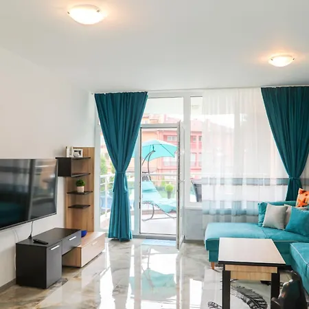 Luxury First Line With Pool And Sea View In Complex Oazis Appartement Ravda