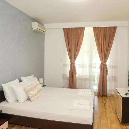 Luxury First Line With Pool And Sea View In Complex Oazis Appartement Ravda
