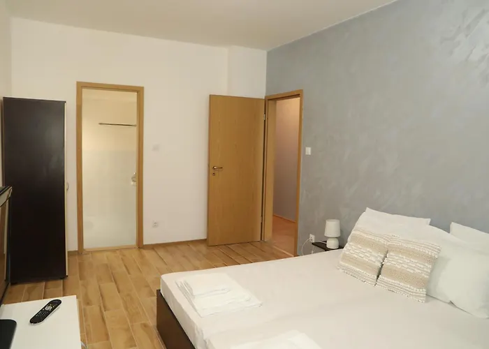 아파트 Luxury First Line With Pool And Sea View In Complex Oazis